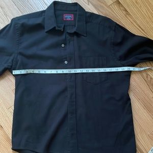 Untuckit long slv button up shirt, great cond small. See measurements in pics.